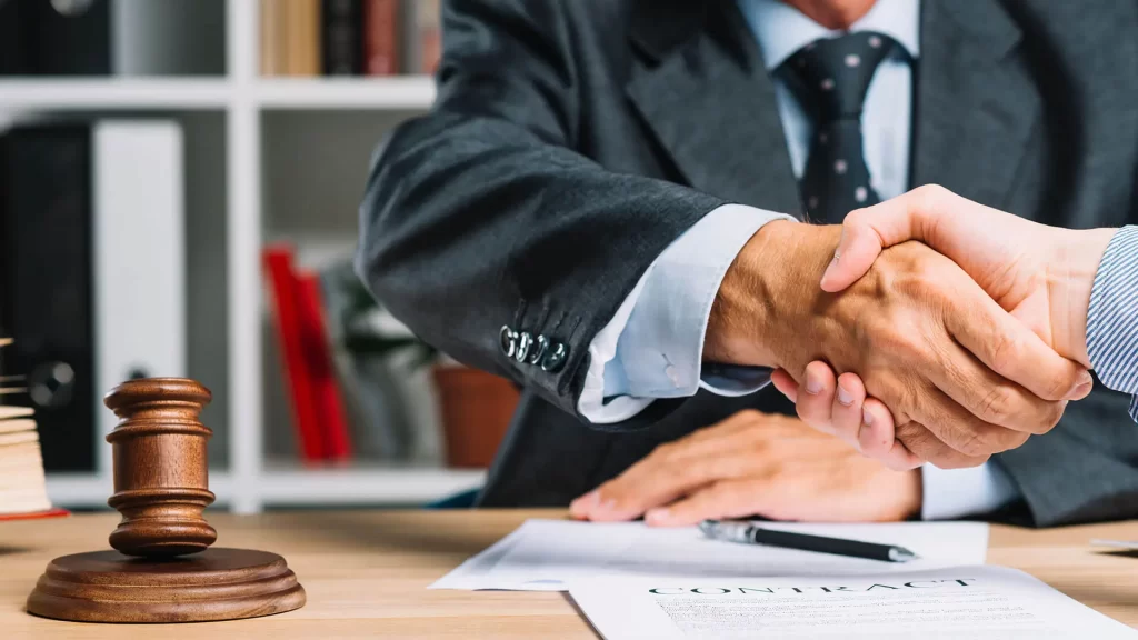 چگونه وکیل خوب پیدا کنیم؟